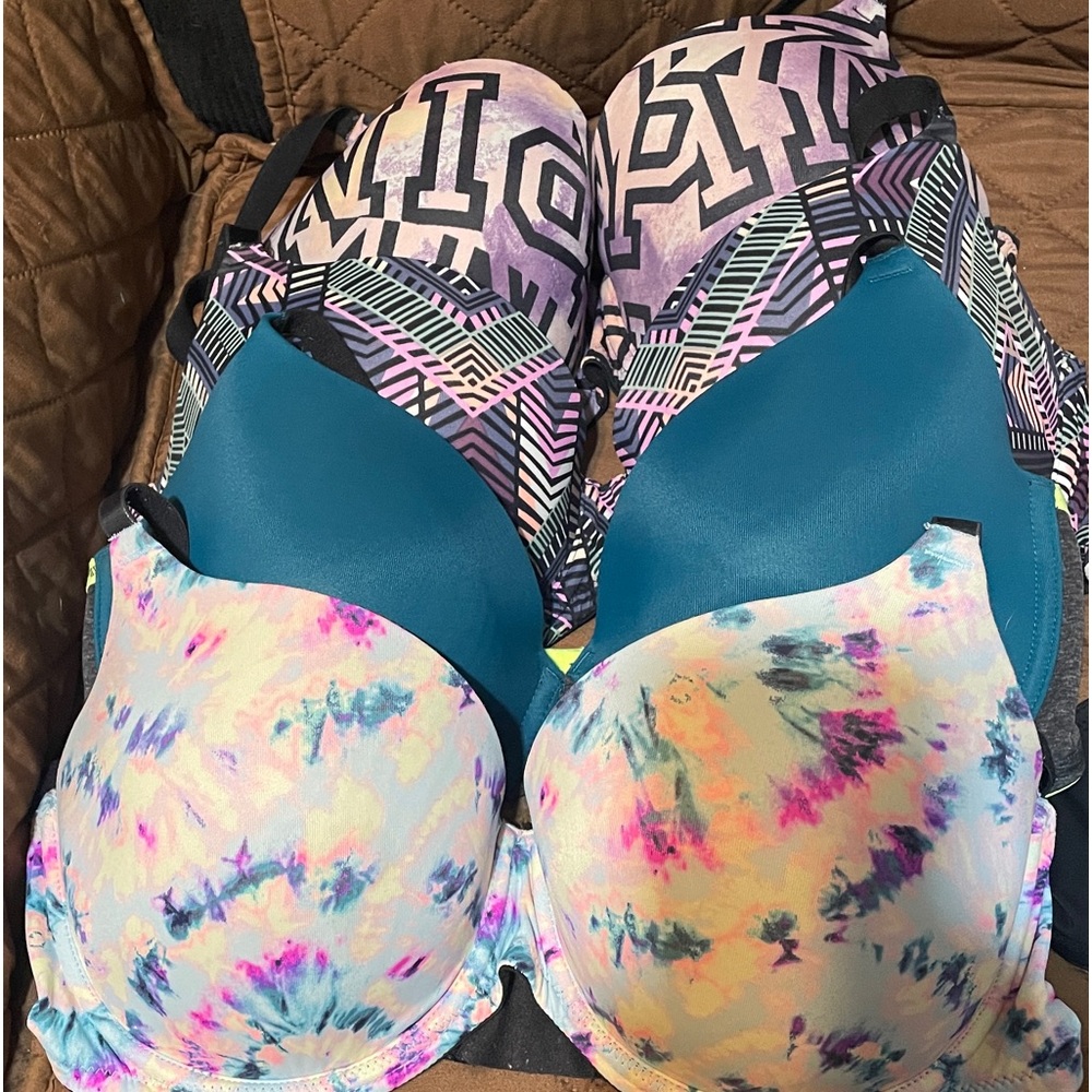 36DD FOUR VICTORIA’S SECRET LIGHTLY LINED T SHIRT BRAS